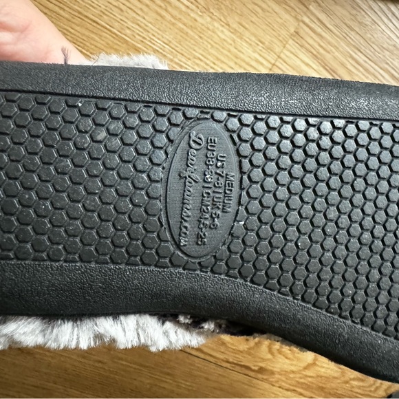 Dearfoam women’s slippers size 7-8 - Picture 4 of 5